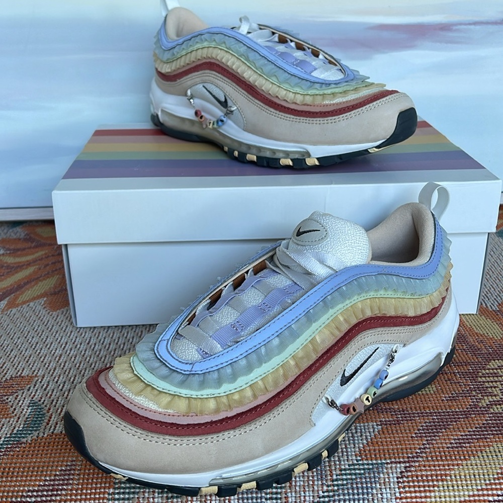 NIKE Men’s AIR MAX 97 BE TRUE 
PINK OXFORD/ANTHRACITE-ADOBE 
Sneakers
FD8637 600 - Picture 8 of 16